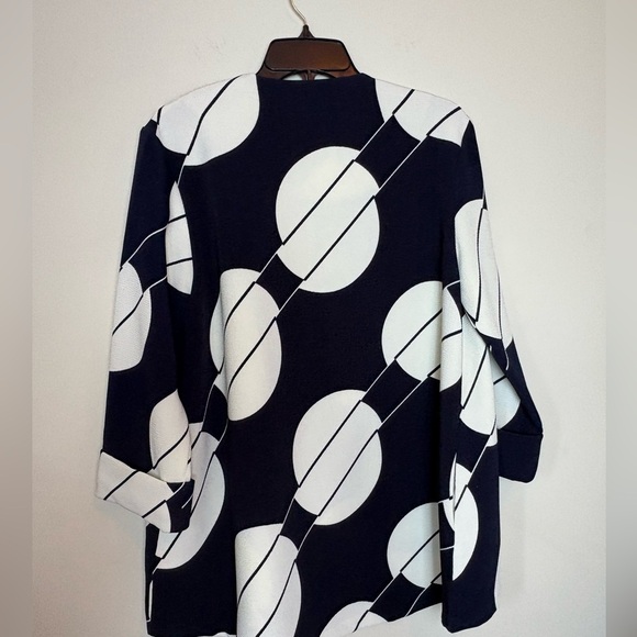 Chic Navy and White Patterned Blazer - Picture 8 of 9